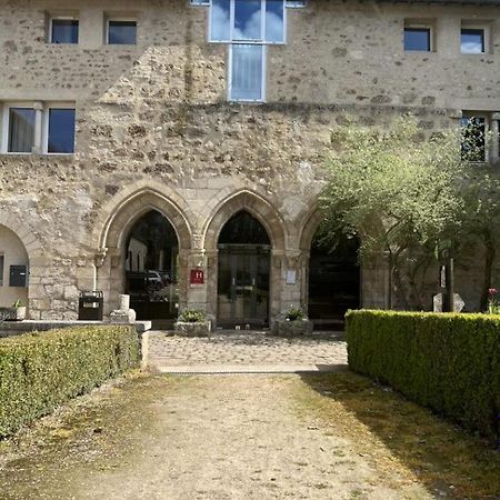 Hotel Abbaye Du Golf De Lesigny Exterior photo