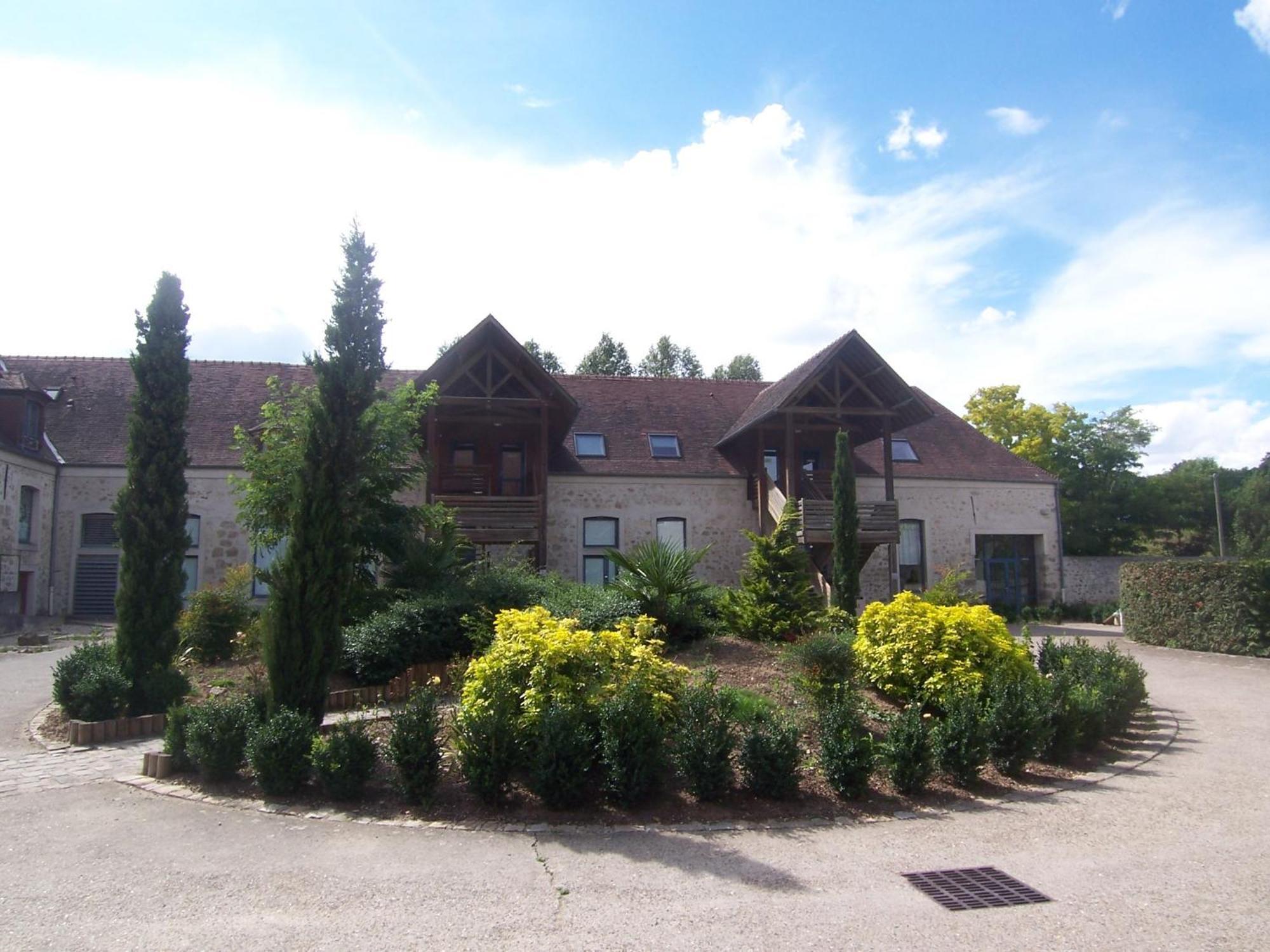 Hotel Abbaye Du Golf De Lesigny Exterior photo